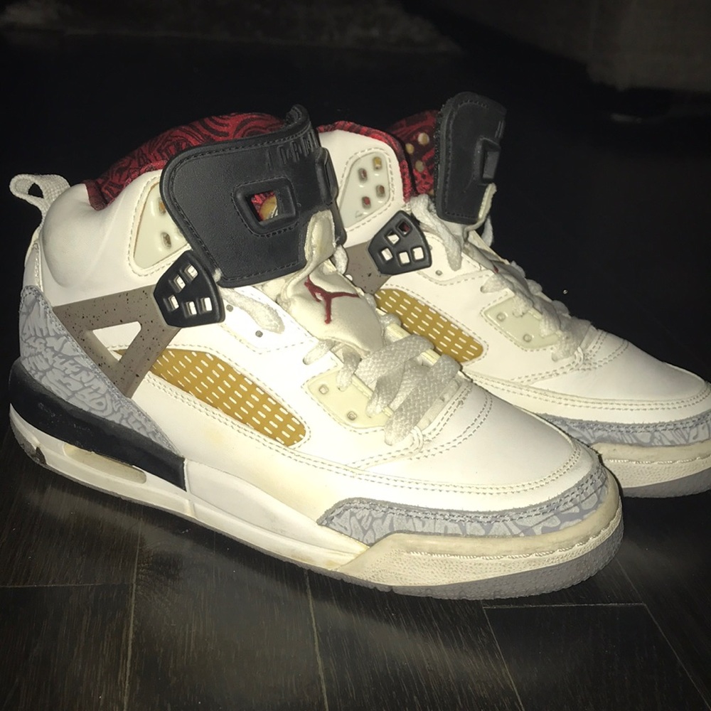 JORDAN SNEAKERS